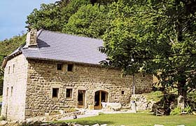 Chambres d'hôtes La Calmeraie et son tilleul chambres hotes Calmeraie Ardeche Gerbier de Jonc Ray-Pic France