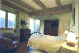 Chambre jaune chambres hotes Calmeraie Ardeche Gerbier de Jonc Ray-Pic France