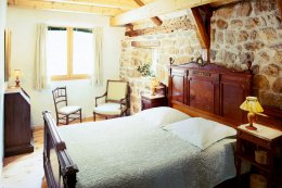 Chambre verte chambres hotes Calmeraie Ardeche Gerbier de Jonc Ray-Pic France